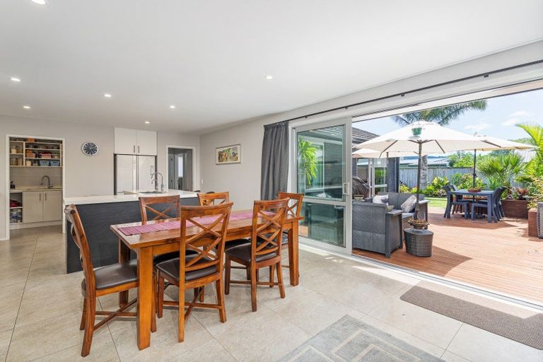 Photo of property in 21 Debenham Drive, Whitianga, 3510