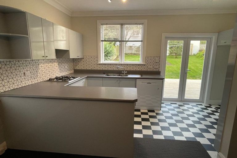 Photo of property in 21 Burrows Avenue, Karori, Wellington, 6012