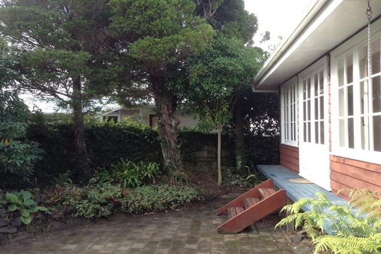Photo of property in 8 Merchant Avenue, Te Atatu South, Auckland, 0610