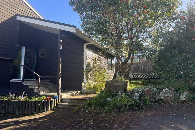 Photo of property in 1/26 East Coast Road, Milford, Auckland, 0620