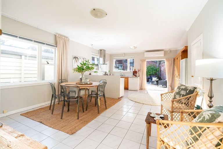 Photo of property in 81 Elizabeth Street, Mount Victoria, Wellington, 6011