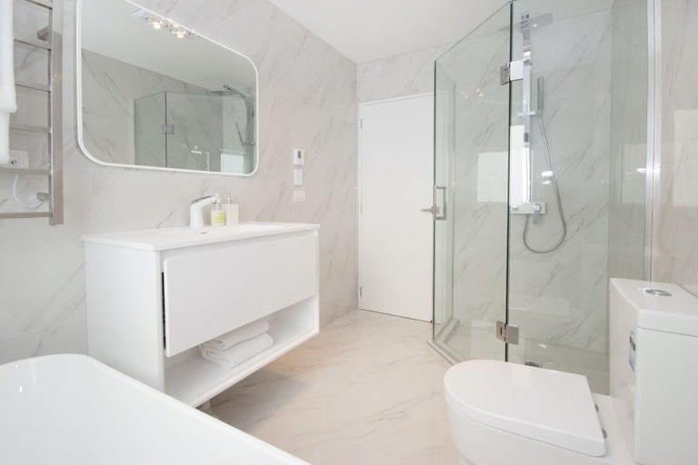 Photo of property in 16 Skulander Crescent, Orewa, 0931