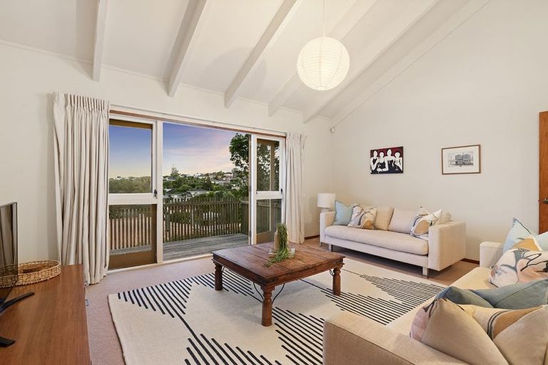 Photo of property in 13 Prestige Place, Castor Bay, Auckland, 0620