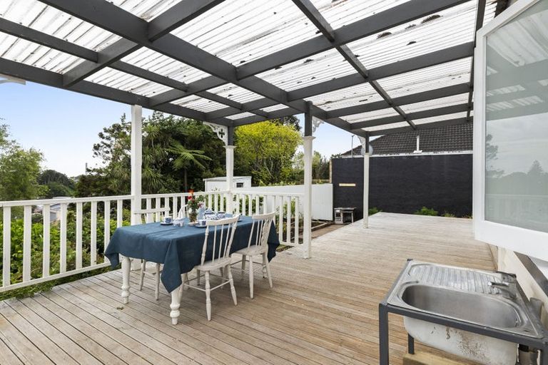 Photo of property in 132 Tukapa Street, Westown, New Plymouth, 4310