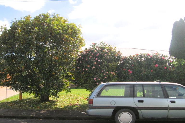 Photo of property in 1/3 Campbell Place, Papakura, 2110