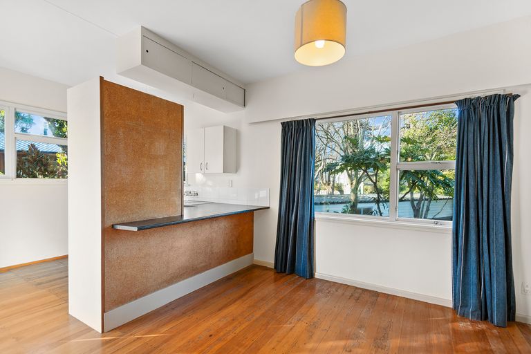 Photo of property in 181 Fifield Terrace, Opawa, Christchurch, 8023