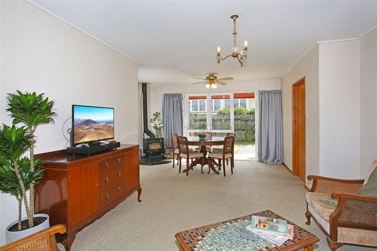 Photo of property in 13 Totara Street, Waiuku, 2123