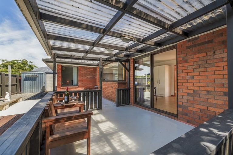 Photo of property in 17 Worthy Street, Ilam, Christchurch, 8041