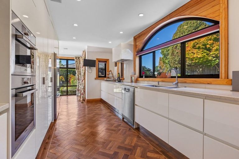 Photo of property in 12a Tamati Place, Merrilands, New Plymouth, 4312