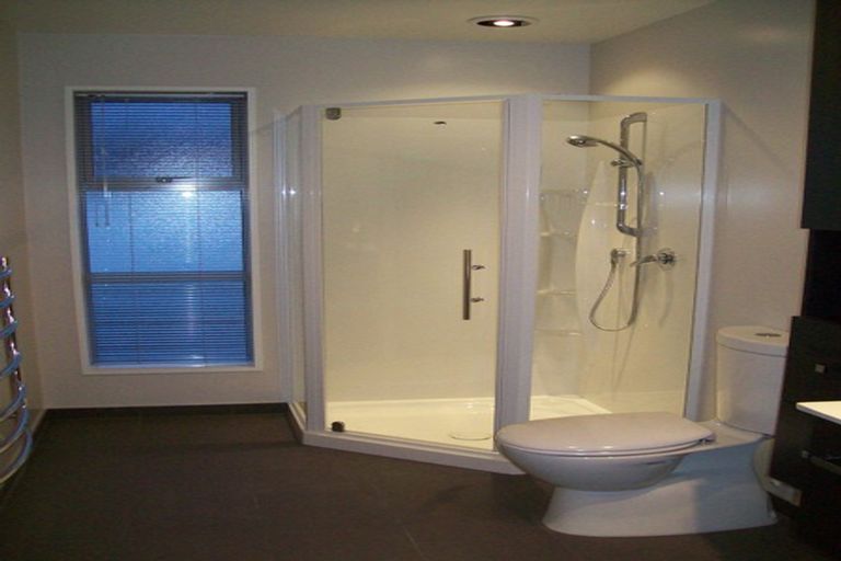 Photo of property in 142a Holly Road, St Albans, Christchurch, 8014