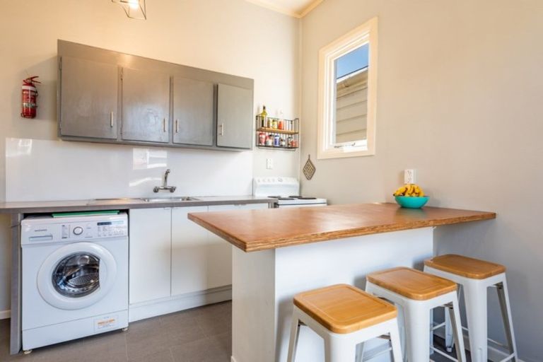 Photo of property in 21 Douglas Street, Mount Cook, Wellington, 6021