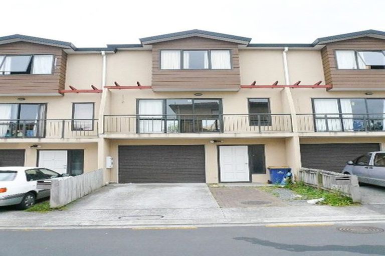 Photo of property in 6/8 Margan Avenue, New Lynn, Auckland, 0600