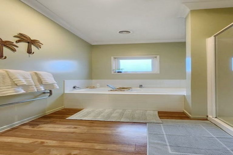 Photo of property in 73 Amesbury Drive, Churton Park, Wellington, 6037