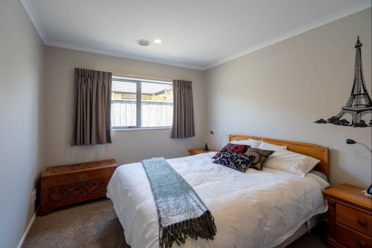 Photo of property in 4 Petrel Close, Paraparaumu Beach, Paraparaumu, 5032