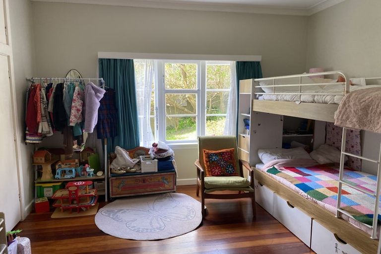 Photo of property in 6 David Crescent, Karori, Wellington, 6012