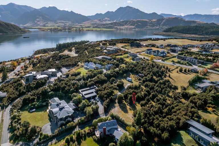 Photo of property in 16 Briar Bank Drive, Wanaka, 9305