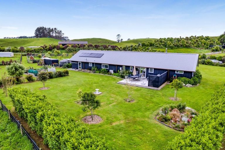 Photo of property in 7 Harkness Rice Way, Koru, New Plymouth, 4374