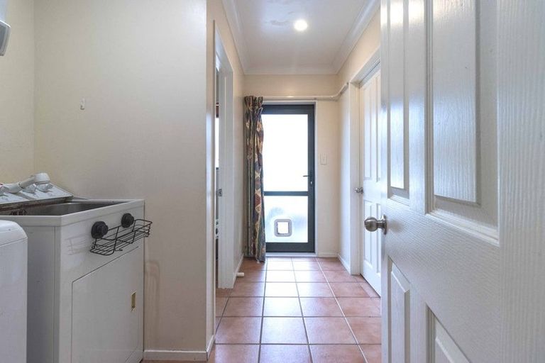 Photo of property in 22 Chesterfield Place, Rototuna, Hamilton, 3210