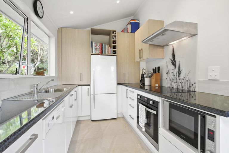 Photo of property in 29 Shetland Street, Glen Eden, Auckland, 0602