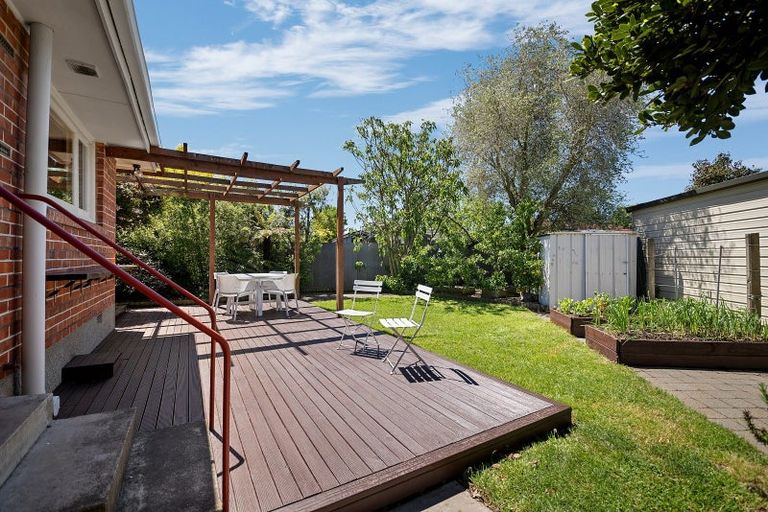 Photo of property in 8 Merton Place, Bryndwr, Christchurch, 8053