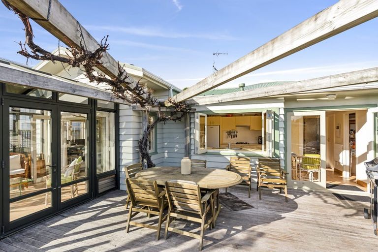 Photo of property in 43 Golf Road, Paraparaumu Beach, Paraparaumu, 5032