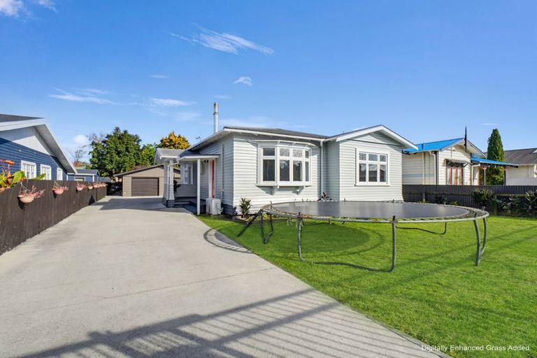 Photo of property in 12 Lyndhurst Street, Takaro, Palmerston North, 4412
