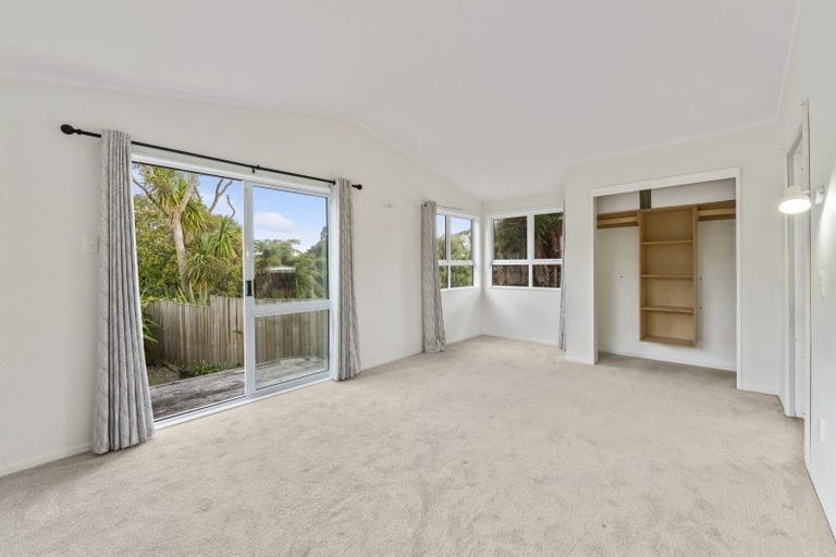 Photo of property in 16 Te Hatepe Avenue, Taupo, 3330