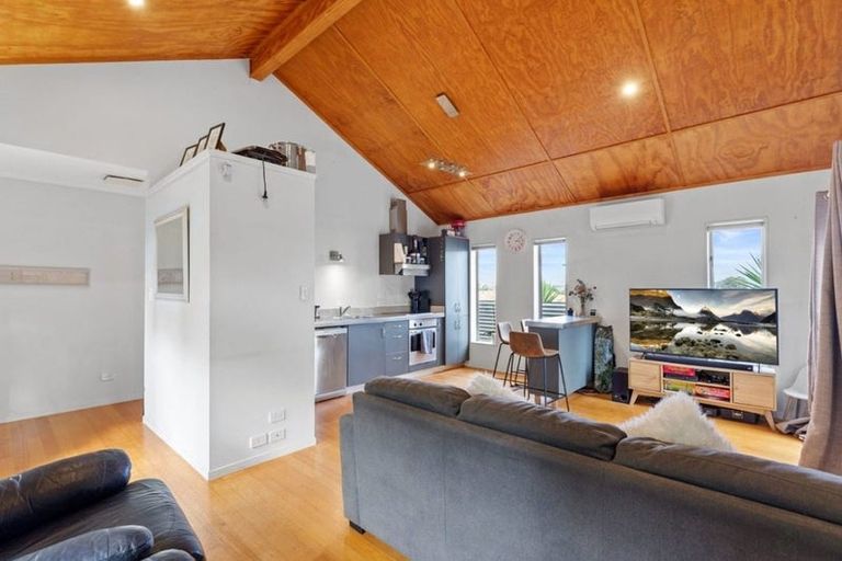 Photo of property in 42b Simpson Road, Papamoa Beach, Papamoa, 3118