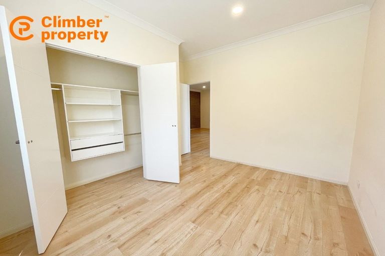 Photo of property in 12 Te Awa Place, Red Beach, 0932