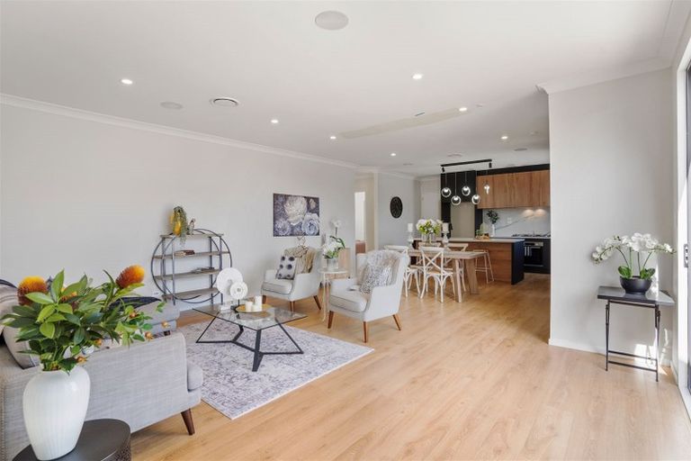Photo of property in 42 Drumbuoy Drive, Flat Bush, Auckland, 2019