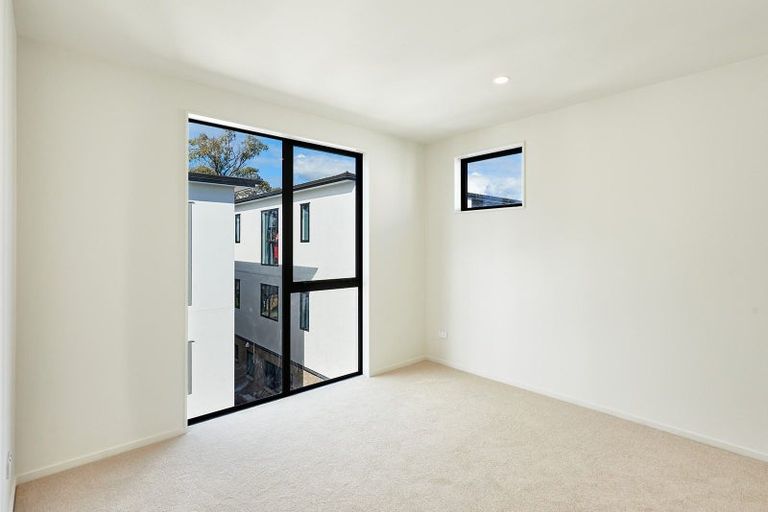 Photo of property in 2 The Boulevard, Sunnyhills, Auckland, 2010
