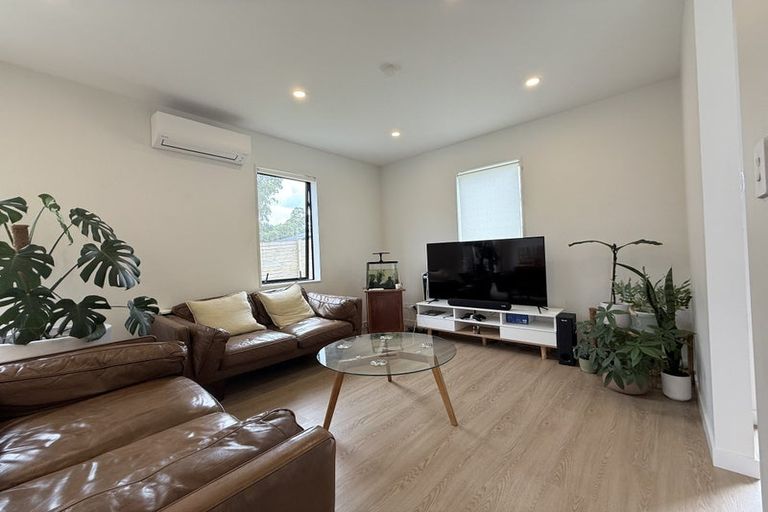 Photo of property in 10 Maraeariki Avenue, Orewa, 0931