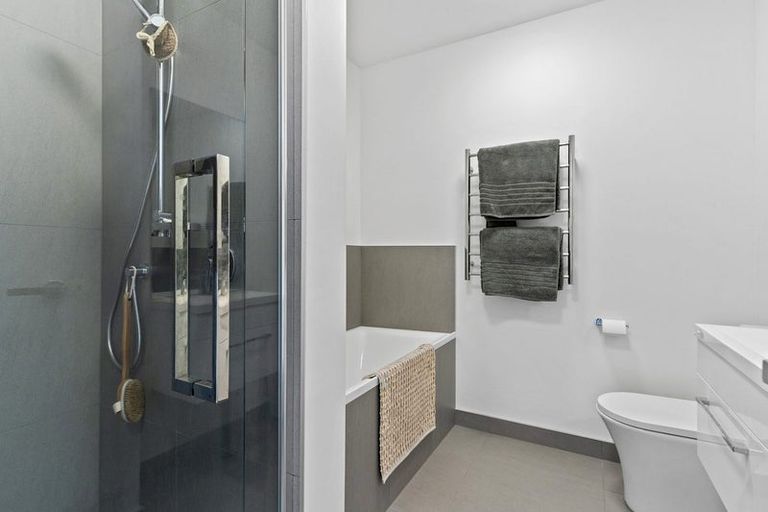 Photo of property in 25/82 East Coast Road, Milford, Auckland, 0620