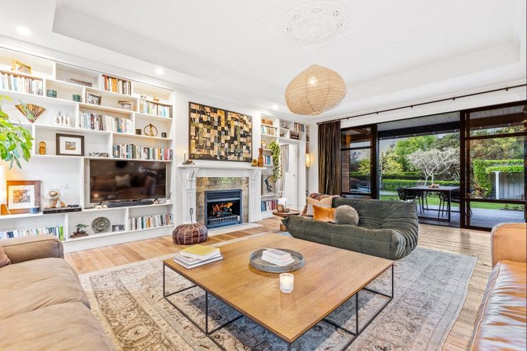 Photo of property in 2 Tamahunga Drive, Matakana, Warkworth, 0985