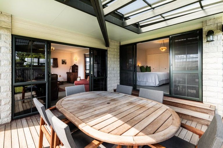 Photo of property in 128 Brookvale Road, Havelock North, 4130