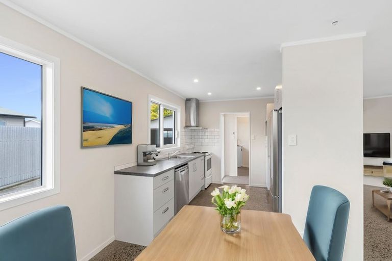 Photo of property in 4 Nikau Street, Levin, 5510