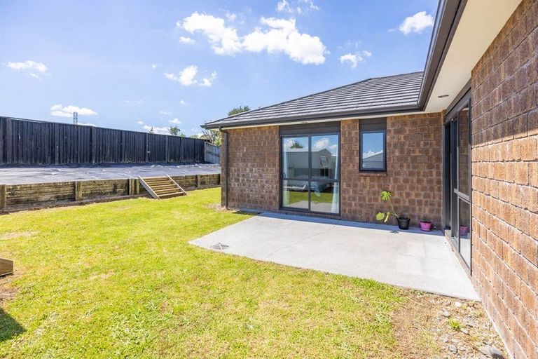 Photo of property in 15 Te Ironui Place, Huntington, Hamilton, 3210