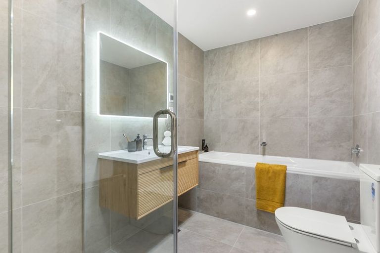 Photo of property in 14 Altair Place, Windsor Park, Auckland, 0632