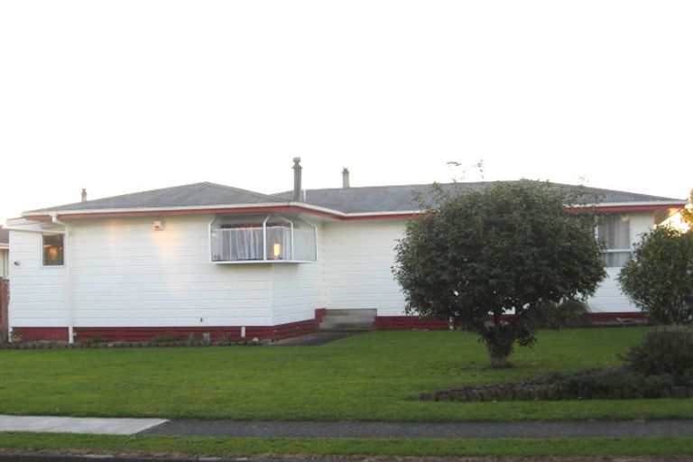 Photo of property in 10 Ngatuku Place, Tokoroa, 3420