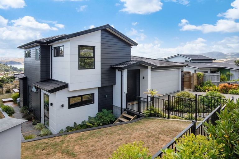 Photo of property in 20 Pacific View, Whitby, Porirua, 5024