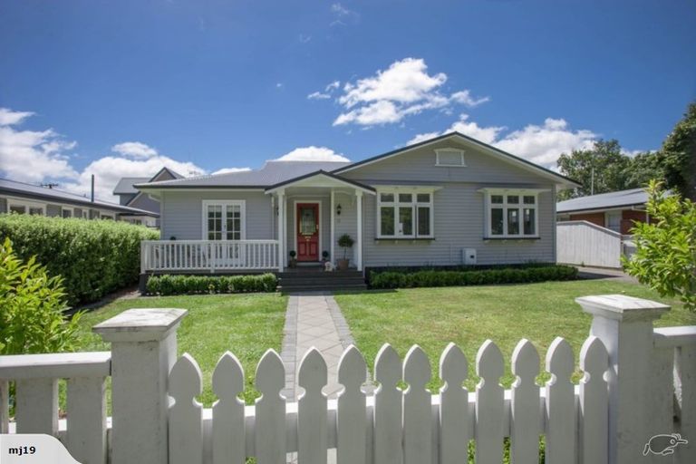 Photo of property in 32 Queen Street, Cambridge, 3434