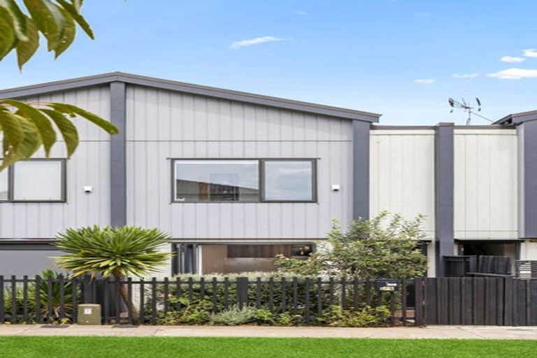 Photo of property in 4/5 Hemopo Street, Pukekohe, 2120