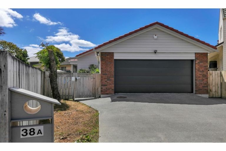 Photo of property in 38 Sailfish Drive, West Harbour, Auckland, 0618