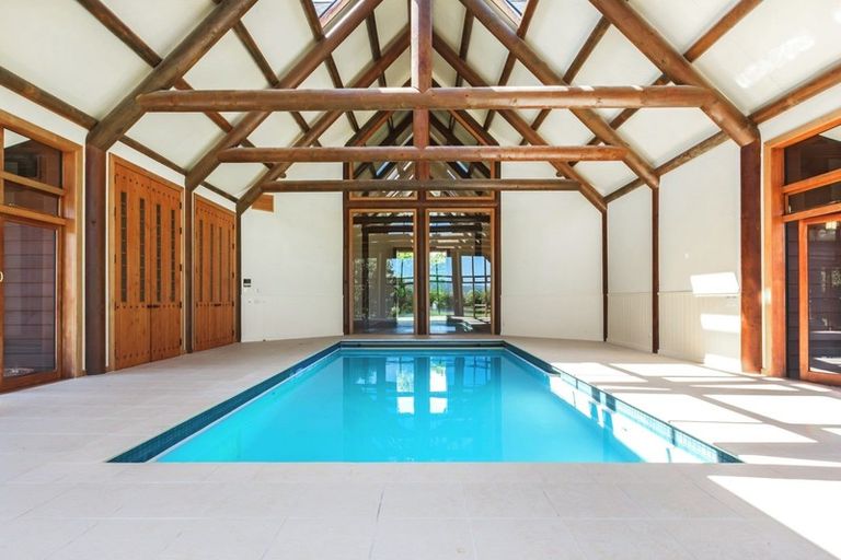 Photo of property in 132 Milne Drive, Paraparaumu, 5032