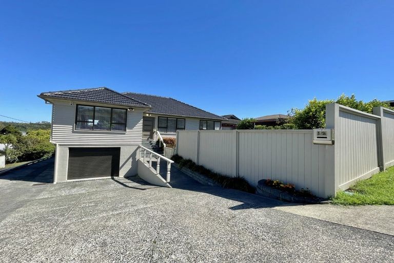Photo of property in 2/5 Howard Road, Northcote, Auckland, 0627