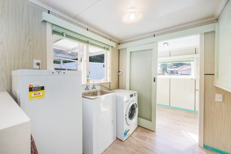 Photo of property in 6 Freyberg Street, Roslyn, Palmerston North, 4414