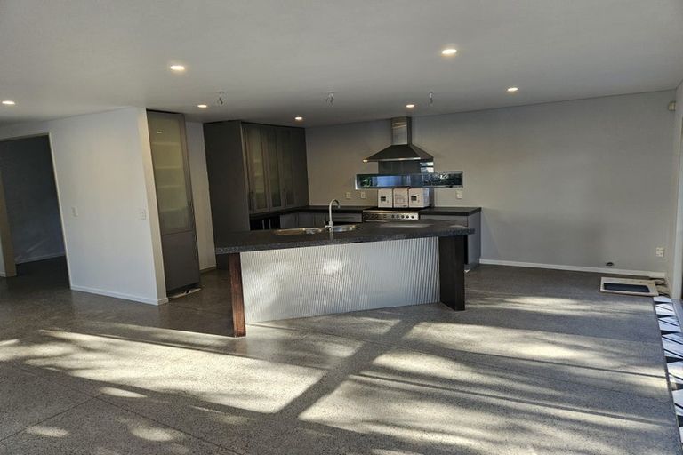 Photo of property in 9a Lupetti Rise, West Harbour, Auckland, 0618