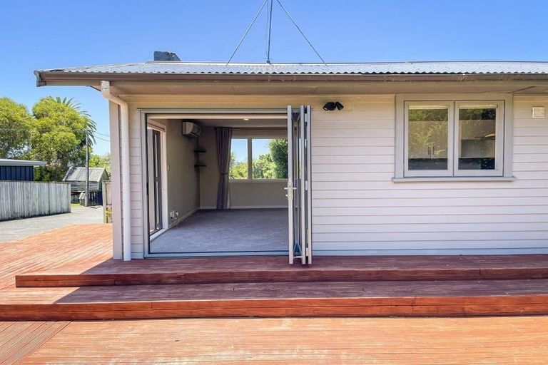 Photo of property in 39a Fairclough Road, Beach Haven, Auckland, 0626