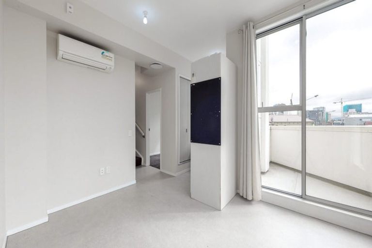 Photo of property in 31 Karo Drive, Te Aro, Wellington, 6011