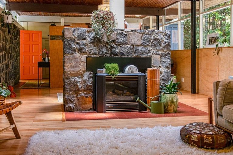 Photo of property in 30 Kopiko Road, Titirangi, Auckland, 0604